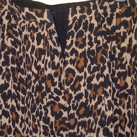 🐆 Leopard Pleated Mini Skirt - Picture 6 of 7